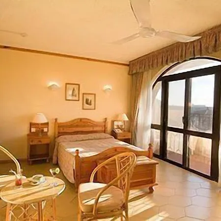 Hotel Cornucopia
